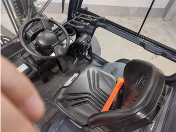 Dieselový vysokozdvižný vozík TOYOTA