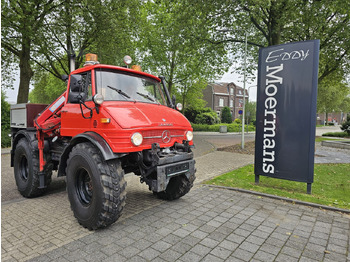 Auto s hydraulickou rukou UNIMOG