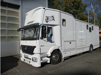Nákladné auto na prepravu koní MERCEDES-BENZ Axor 1833