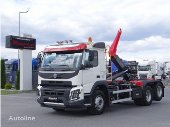 Hákový nosič kontajnerov VOLVO FMX 450