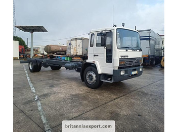 Podvozek s kabinou VOLVO FL6
