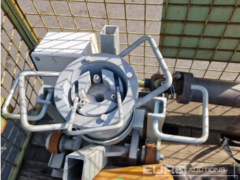 Stavebné zariadenia Pallet of Lasers, Hose Press, Pneumatic Breaker: obrázok 5