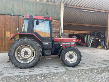 Traktor CASE IH