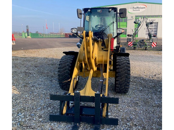 Kolesový nakladač CATERPILLAR 908H