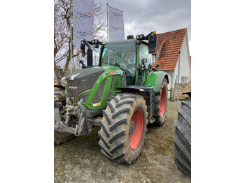 Traktor FENDT 718 Vario