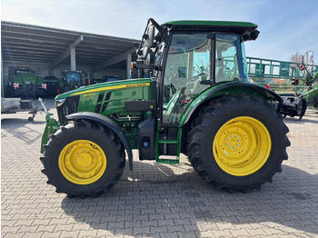 Traktor JOHN DEERE 5090M