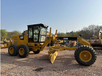 Zrovnávač CATERPILLAR 120H