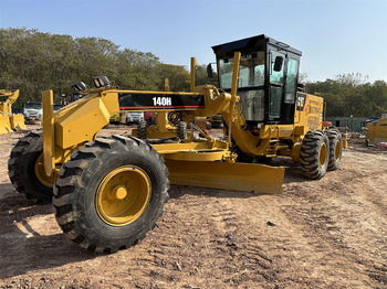 Zrovnávač CATERPILLAR 140H
