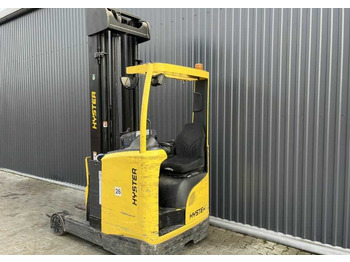 Skladový zakladač HYSTER