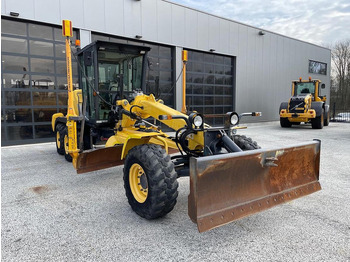 Zrovnávač NEW HOLLAND