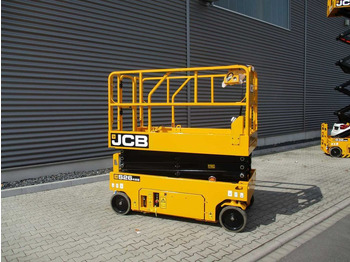 Samohybná plošiny JCB S2646E