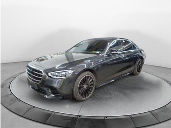 Sedan MERCEDES-BENZ