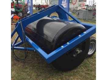 Poľnohospodársky valec METAL-TECHNIK