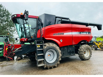 Obilný kombajn CASE IH