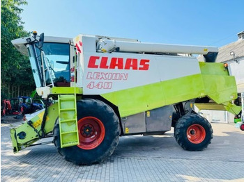 Obilný kombajn CLAAS Lexion 440
