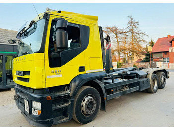 Hákový nosič kontajnerov IVECO Stralis