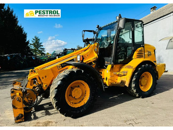 Teleskopický kolesový nakladač JCB