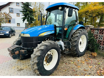 Traktor New Holland TD5050: obrázok 2