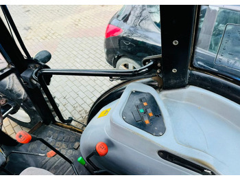 Traktor New Holland TD5050: obrázok 5