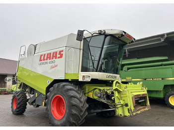 Obilný kombajn CLAAS Lexion