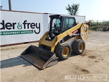 Šmykom riadený nakladač CATERPILLAR