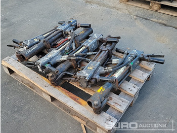 Asfaltovací stroj TEREX