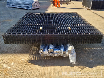 Stavebné zariadenia Unused Galvanised & Powder Coated Heavy Duty (5mm) Wire Mesh Fencing, 25 x H2.4m x W2.2m Panels, 26 x 60mm x 60mm x3m Posts, with Fittings (Black): obrázok 4