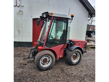 Komunálny traktor