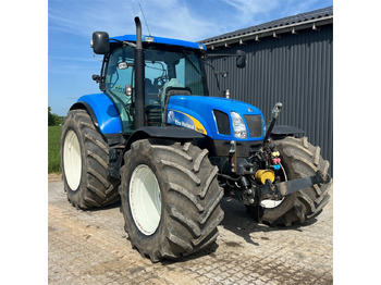Traktor NEW HOLLAND T6000