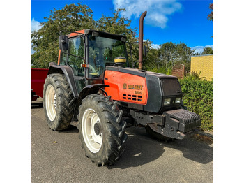 Traktor VALMET