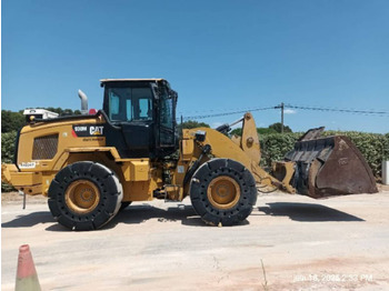 Kolesový nakladač CATERPILLAR 930M
