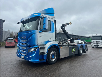 Hákový nosič kontajnerov IVECO