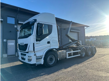 Hákový nosič kontajnerov IVECO Stralis 560