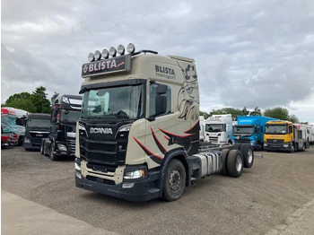 Podvozek s kabinou SCANIA R 650