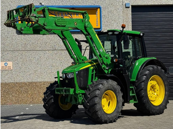 Traktor JOHN DEERE 6110M
