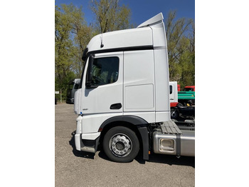 Ťahač MERCEDES-BENZ Actros 1851