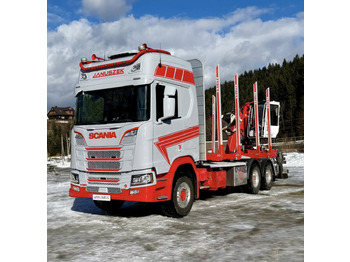 Nákladné vozidlo na prepravu dreva SCANIA R 580