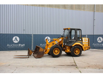 Kolesový nakladač JCB 407