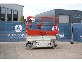 Samohybná plošiny JLG