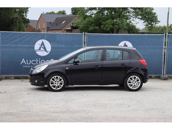 Automobil OPEL
