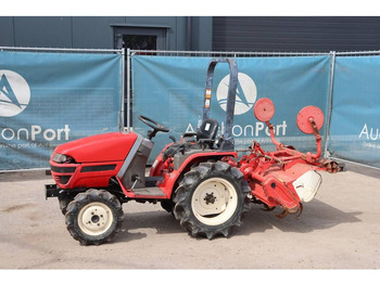 Traktor YANMAR