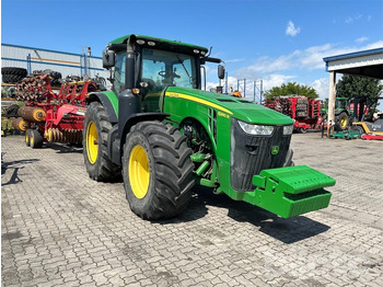 Traktor JOHN DEERE 8R Series