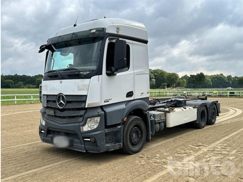 Hákový nosič kontajnerov MERCEDES-BENZ Actros