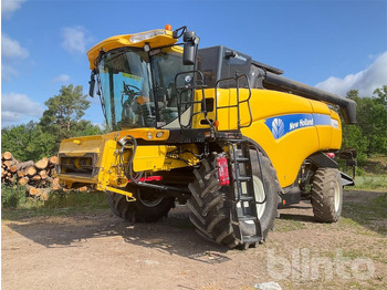 Obilný kombajn NEW HOLLAND CX series