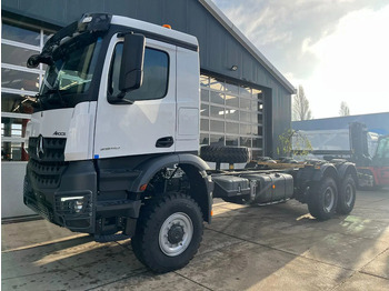 Podvozek s kabinou MERCEDES-BENZ Arocs