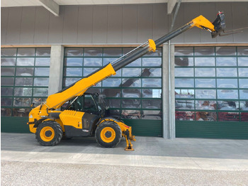 Teleskopický nakladač JCB 535-125: obrázok 4