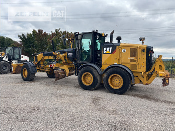 Zrovnávač CATERPILLAR 120