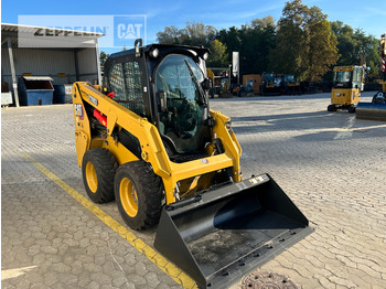 Šmykom riadený nakladač CATERPILLAR 226D