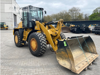 Kolesový nakladač CATERPILLAR 914