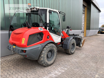 Kolesový nakladač Liebherr L506: obrázok 3